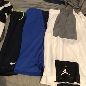 5 pairs men’s basketball shorts